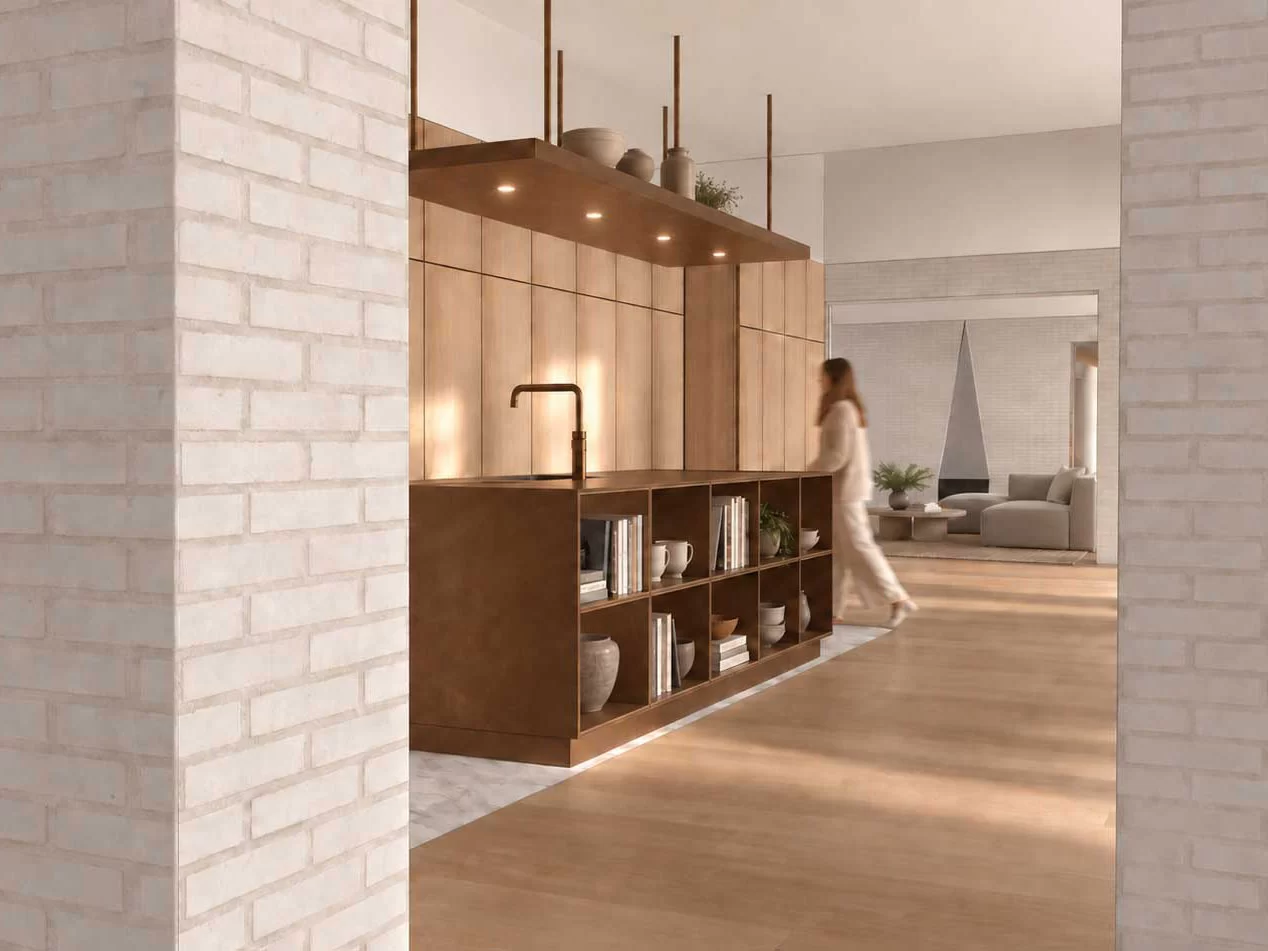 Keuken met houten fronten en bakstenen wanden