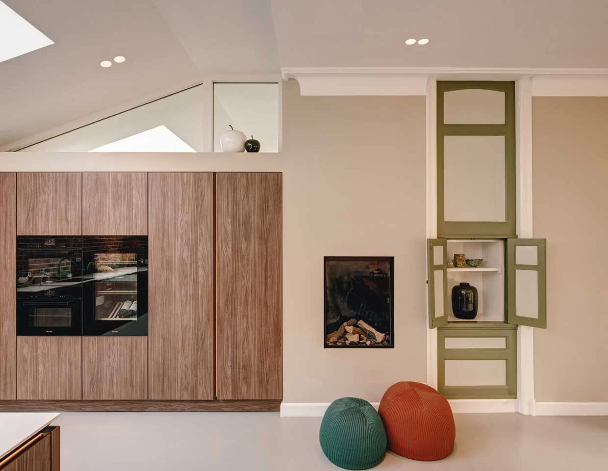 Houten keukenkasten met ingebouwde oven